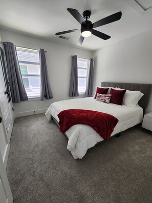 3 bedrooms, desk, iron/ironing board, free WiFi - Dallas Home (Dallas)