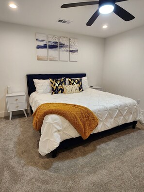 3 slaapkamers, een bureau, een strijkplank/strijkijzer, gratis wifi