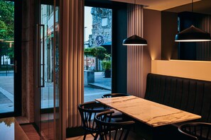 Se sirven desayunos y cocina portuguesa (con vistas al jardín) 