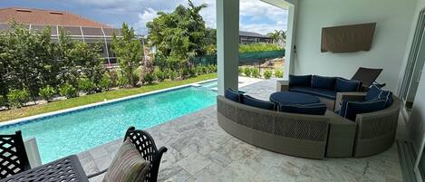 屋外プール、温水プール