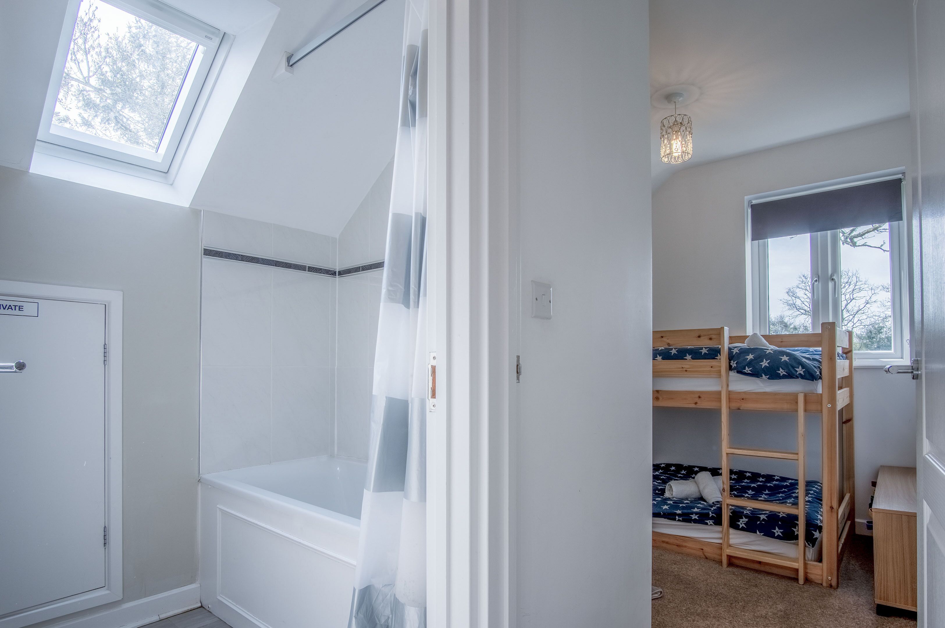 Sunflower Apartment - 2 Bed Apartment - Redberth