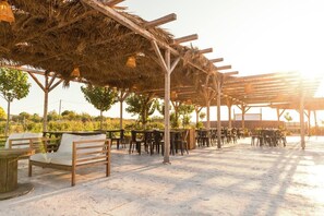Outdoor dining - Glamping Tent - Free Breakfast @ SAILS ON KOS (Marmari)