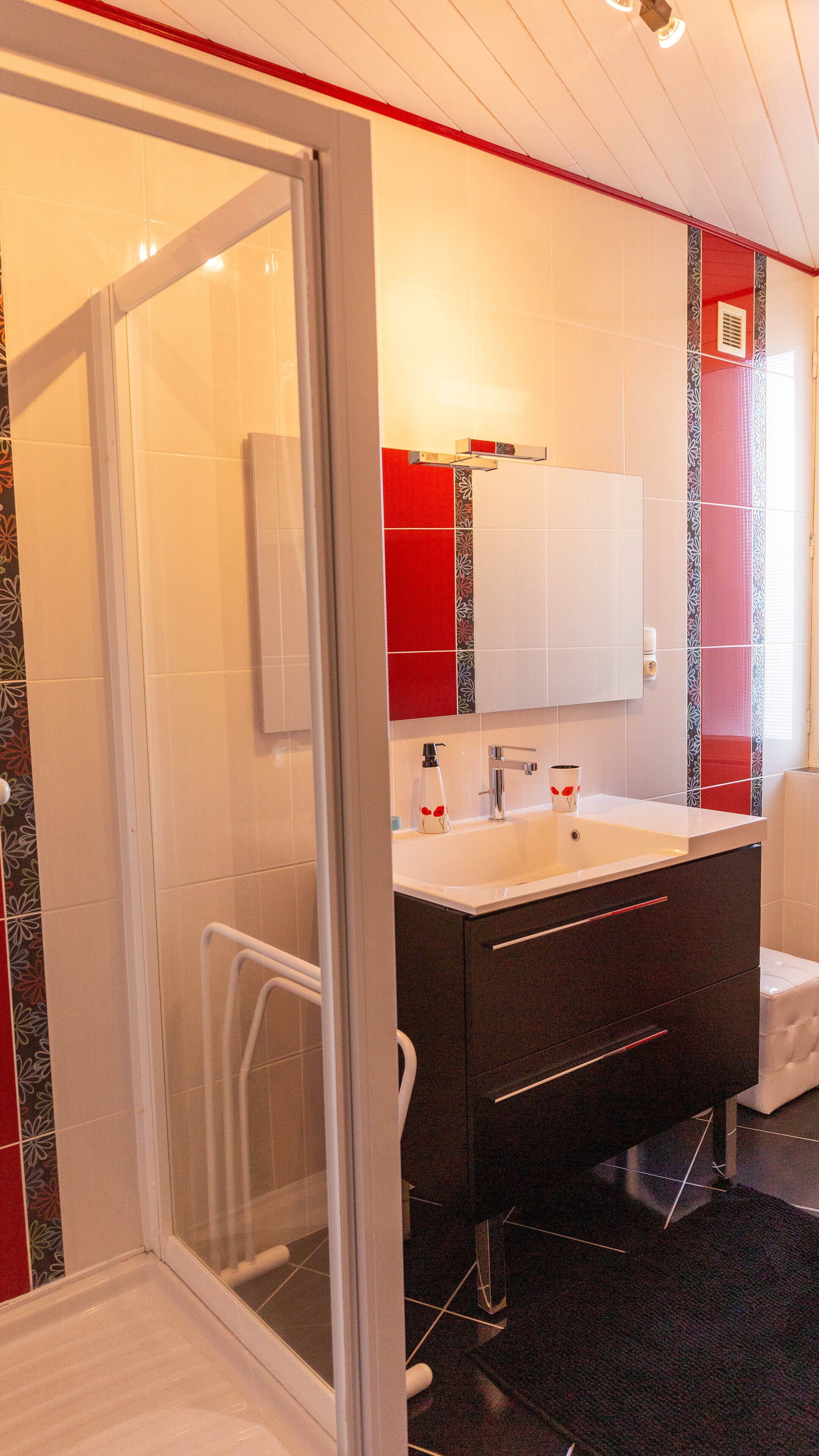 House ideally located in the center of Muzillac and 5 km from the beaches by bike.....