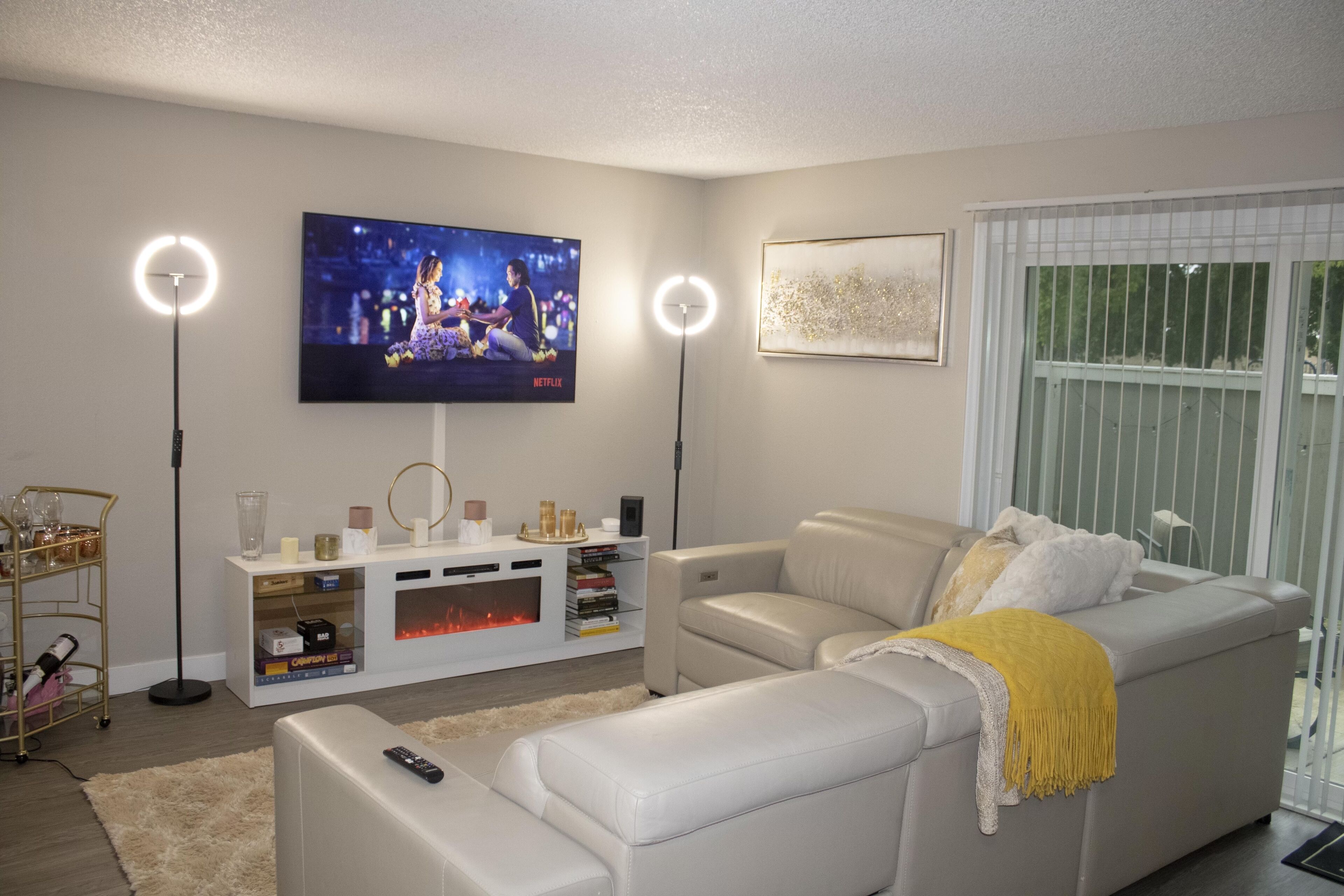 Elite Riverwalk Townhome w/ Sparkling Pool & Gym