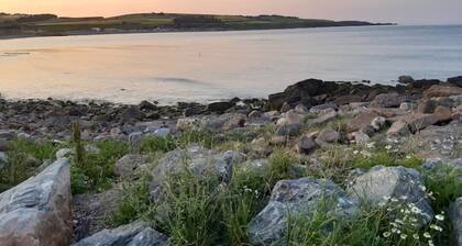 2 Bedroom in the Centre of Stonehaven with Seaviews, near the Beach & Harbour!