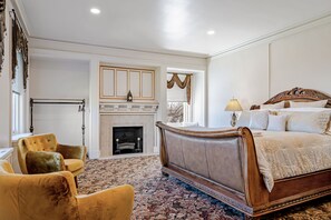 Egyptian cotton sheets, premium bedding, down duvets, pillow-top beds - THE GRANDEUR ESTATE (Greensburg)