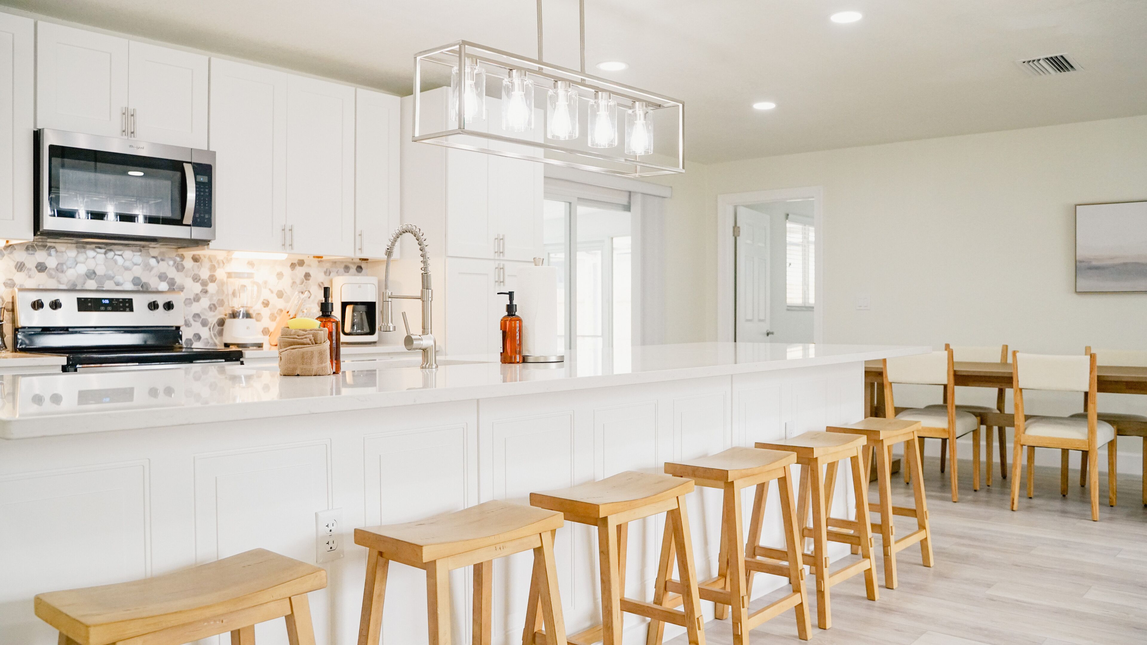 Luxury Palm Coast: Heated Pool, Sleeps 10, Near Beaches - THE SWELL!