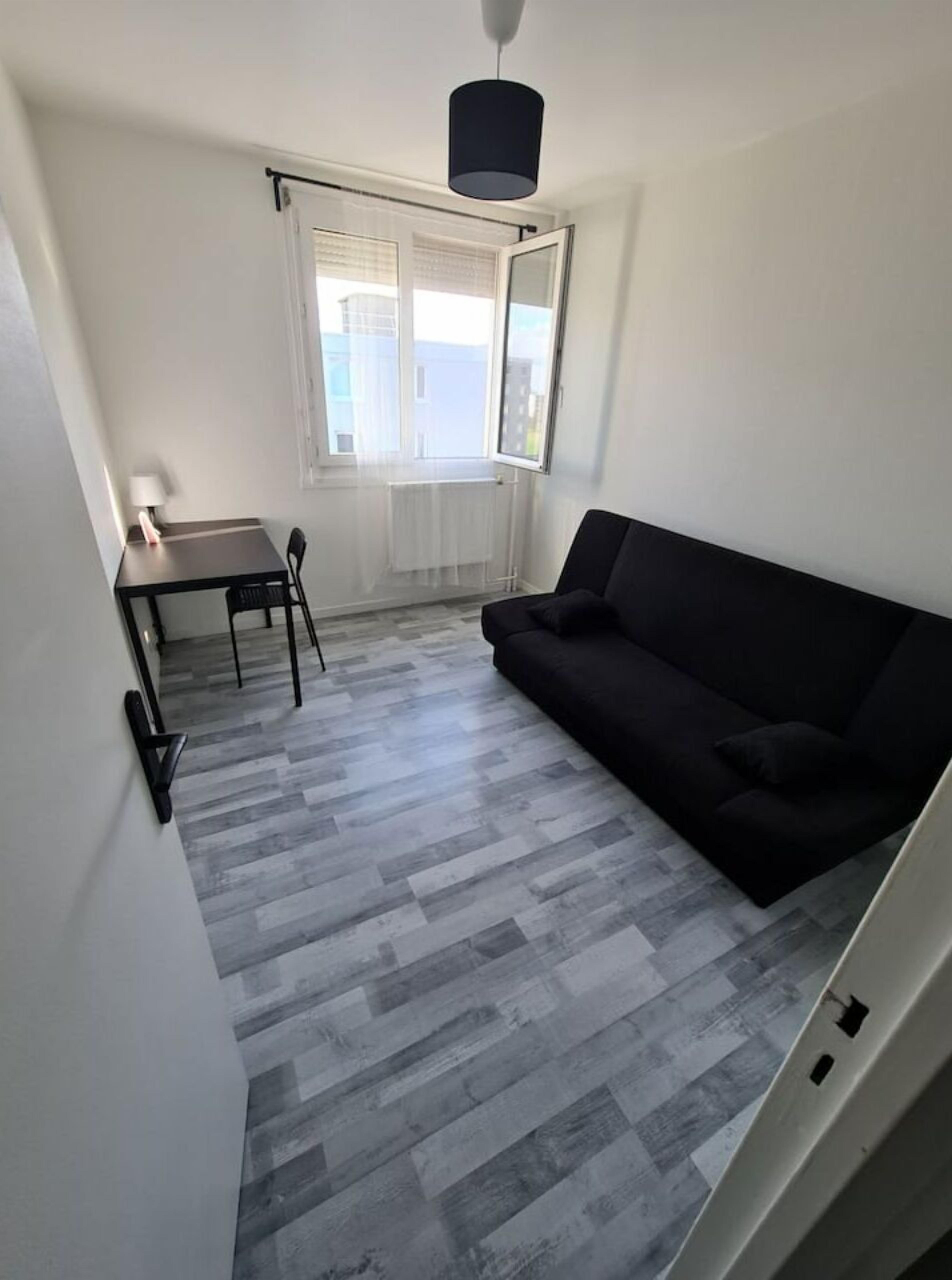 Large bright apartment in Le Havre