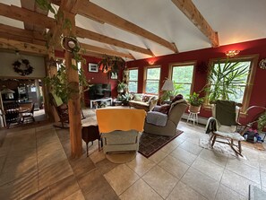 Living area - Cozy Woodland Retreat nestled in the Berkshires, close to Mass Moca. (Florida)