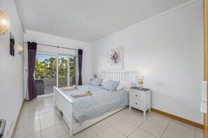 1 Schlafzimmer, Zimmersafe, Bügeleisen/Bügelbrett, Reisekinderbett