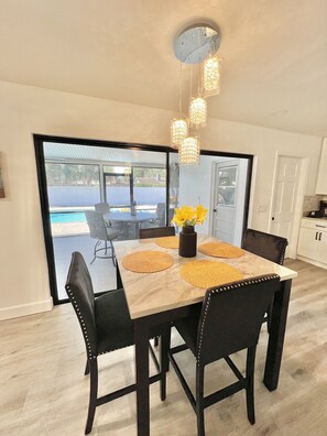 Dining - Welcome to Mindelo Oasis, your Florida pool house vacation home! (Brandon)