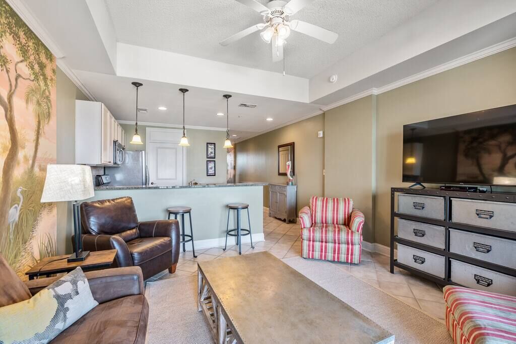 *SNOWBIRDS WELCOME* Wharf Condo-sleeps 6!