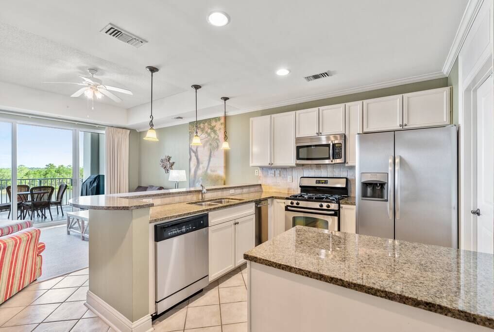 *SNOWBIRDS WELCOME* Wharf Condo-sleeps 6!