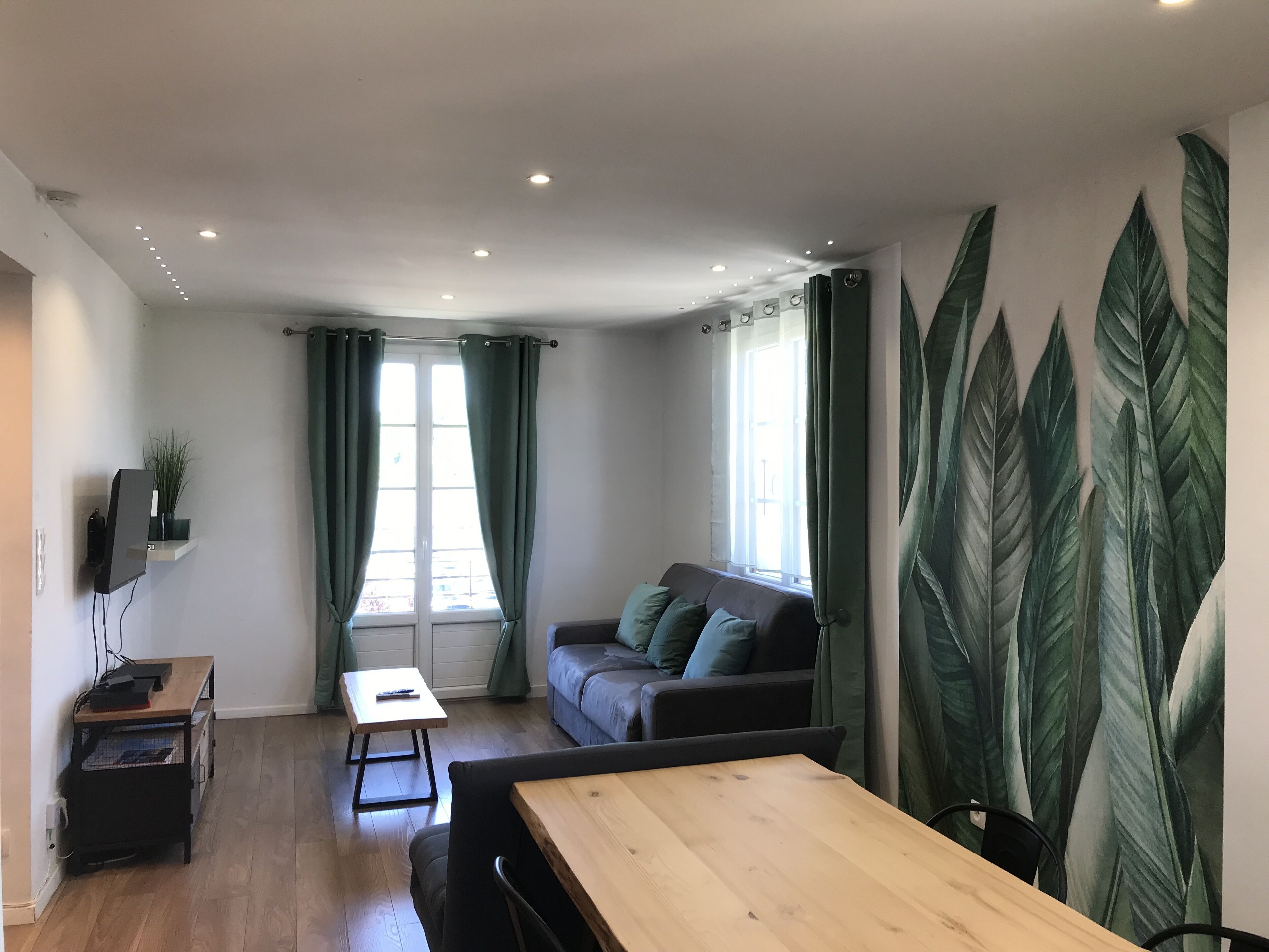 DREAM, balcony, parking & near center