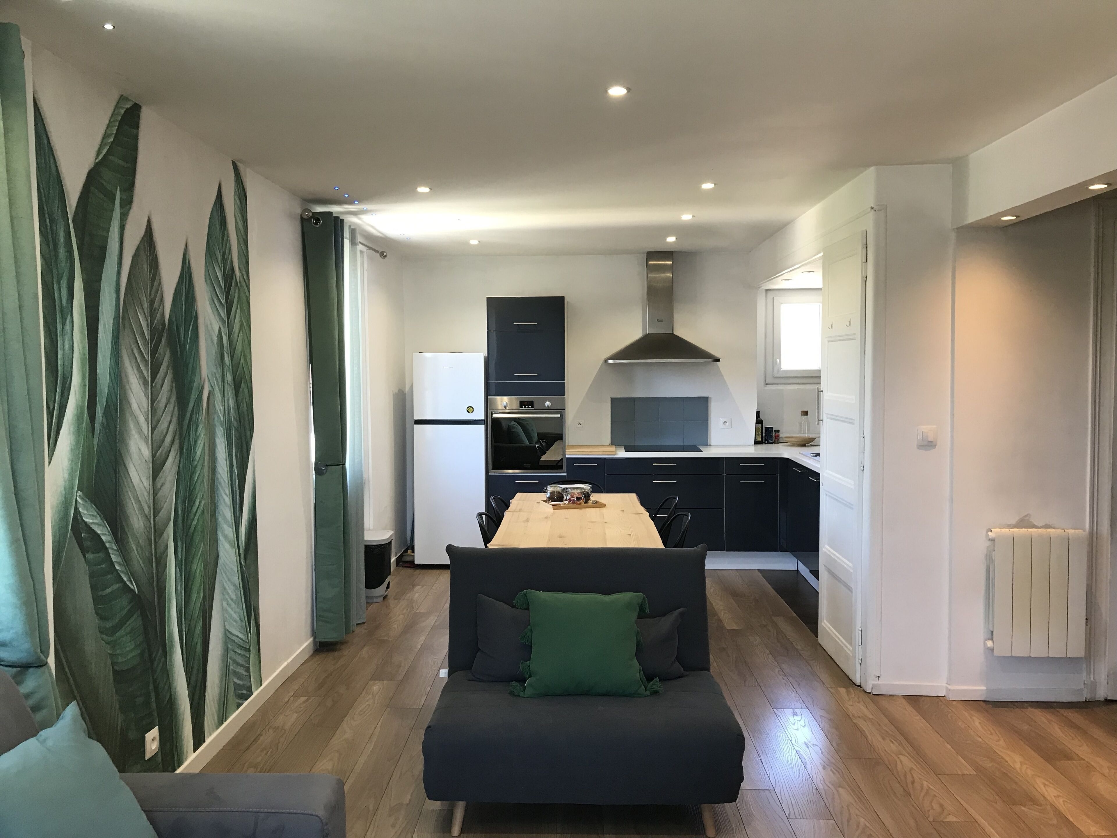 DREAM, balcony, parking & near center