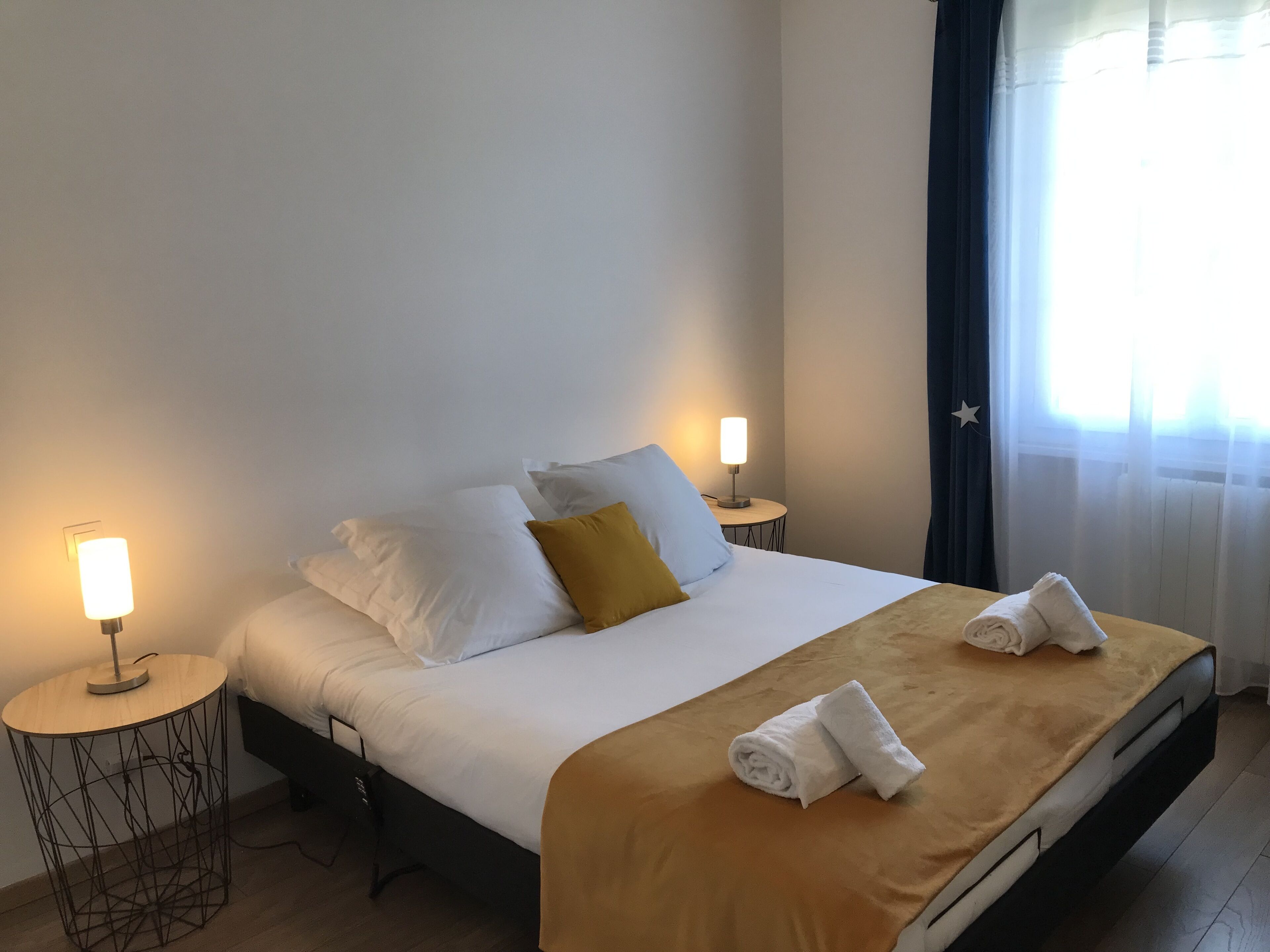 DREAM, balcony, parking & near center