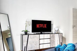1 Schlafzimmer, Zimmersafe, Schreibtisch, Bügeleisen/Bügelbrett