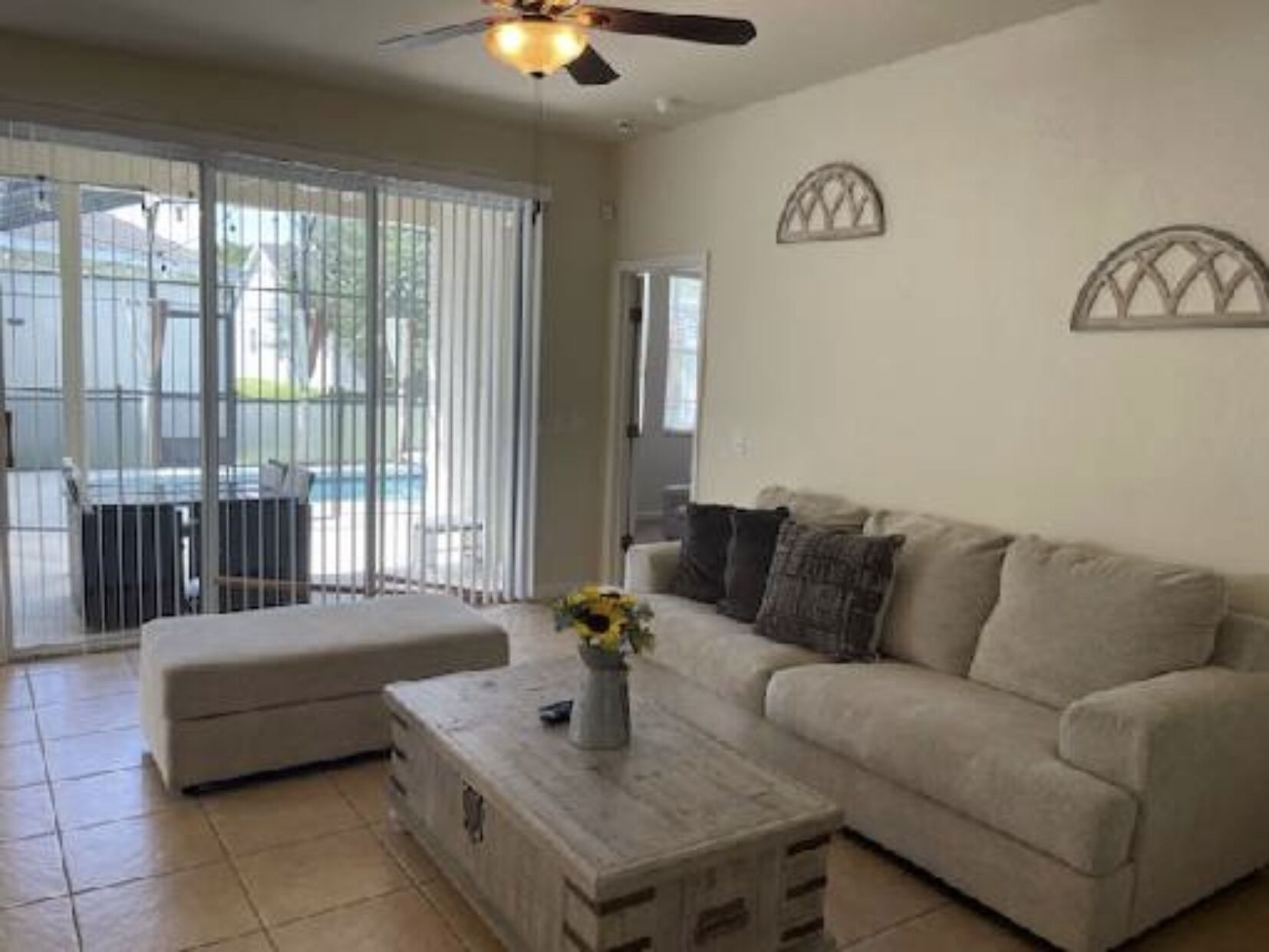 20 mins to Disney World