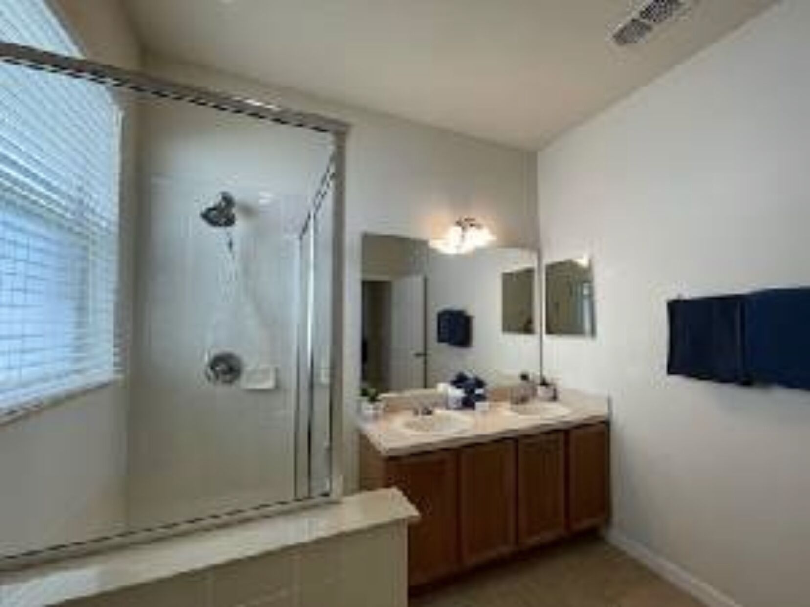 20 mins to Disney World