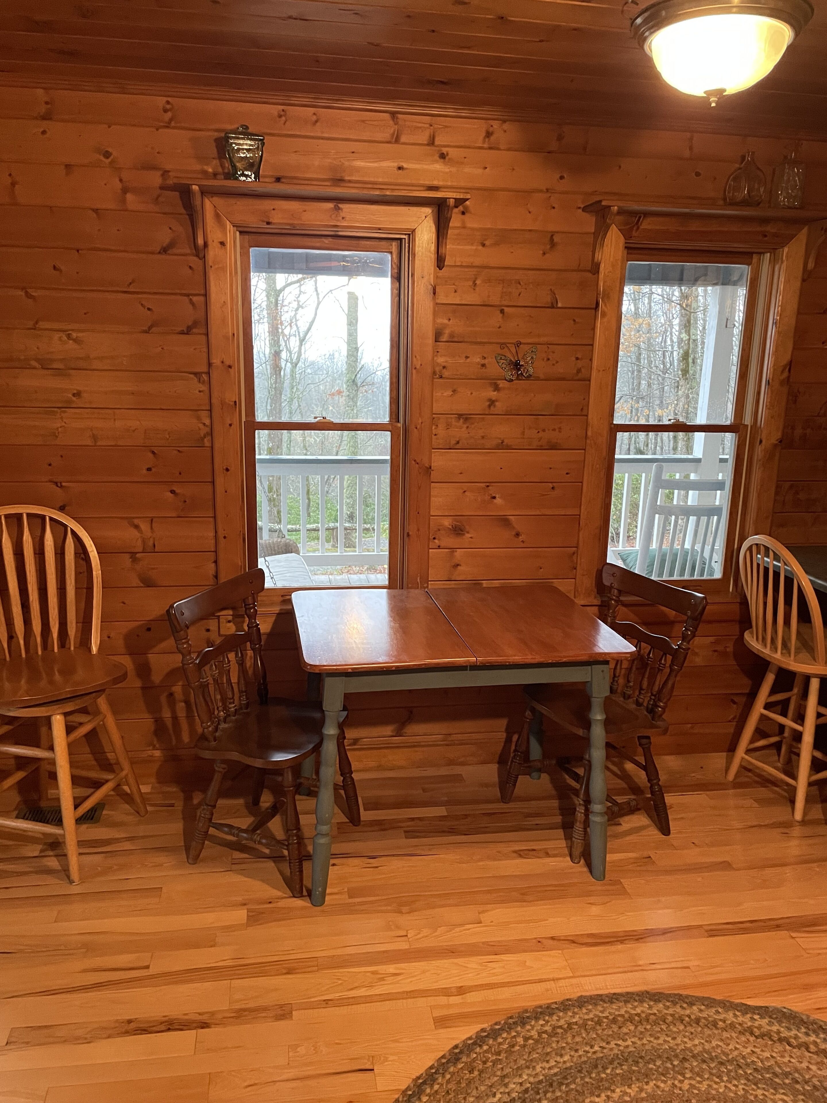 Cozy, 4 front porch rocking chairs, porch swing, picnic shelter, outdoor fire.