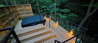 Satori Cottage---uber private, stream side, meditative 2 BR, 2 BA getaway!