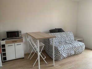 Interior - WEEKLY STUDIO NEAR BORDEAUX (Talence)