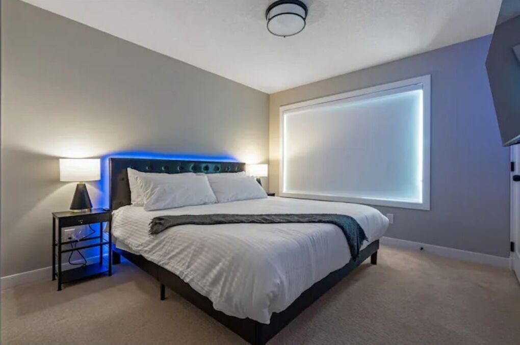 Chic Living: King Bed•7Min to Downtown•AC