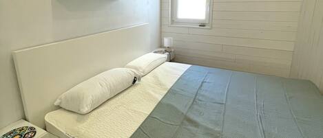 3 slaapkamers, een strijkplank/strijkijzer, wifi (toeslag)