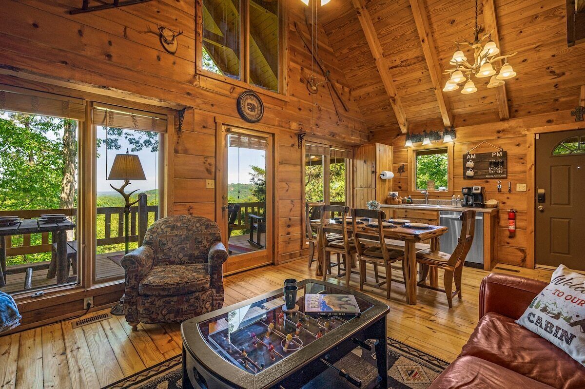 Honey Haven · Winter Special*Prime Location/MTN Views & Hot Tub