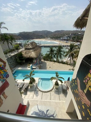 Outdoor pool - hotel Casa Justina (San Pedro Pochutla)