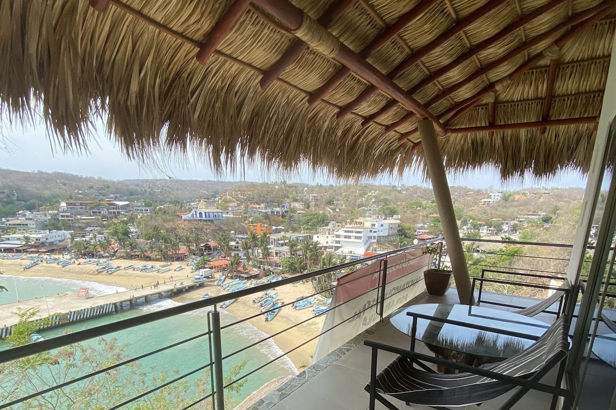 Apartamento superluxo, 1 cama King, sacada, de frente para o oceano | Terraço/pátio