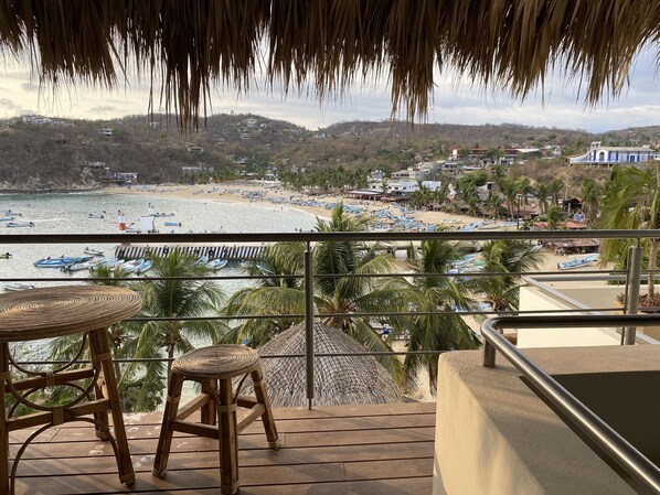 Luxury-Apartment, 1 King-Bett, Whirlpool, Meerseite | Terrasse/Patio