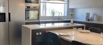 Family Villa w/hot tub. Beautiful and quiet neighbourhood.