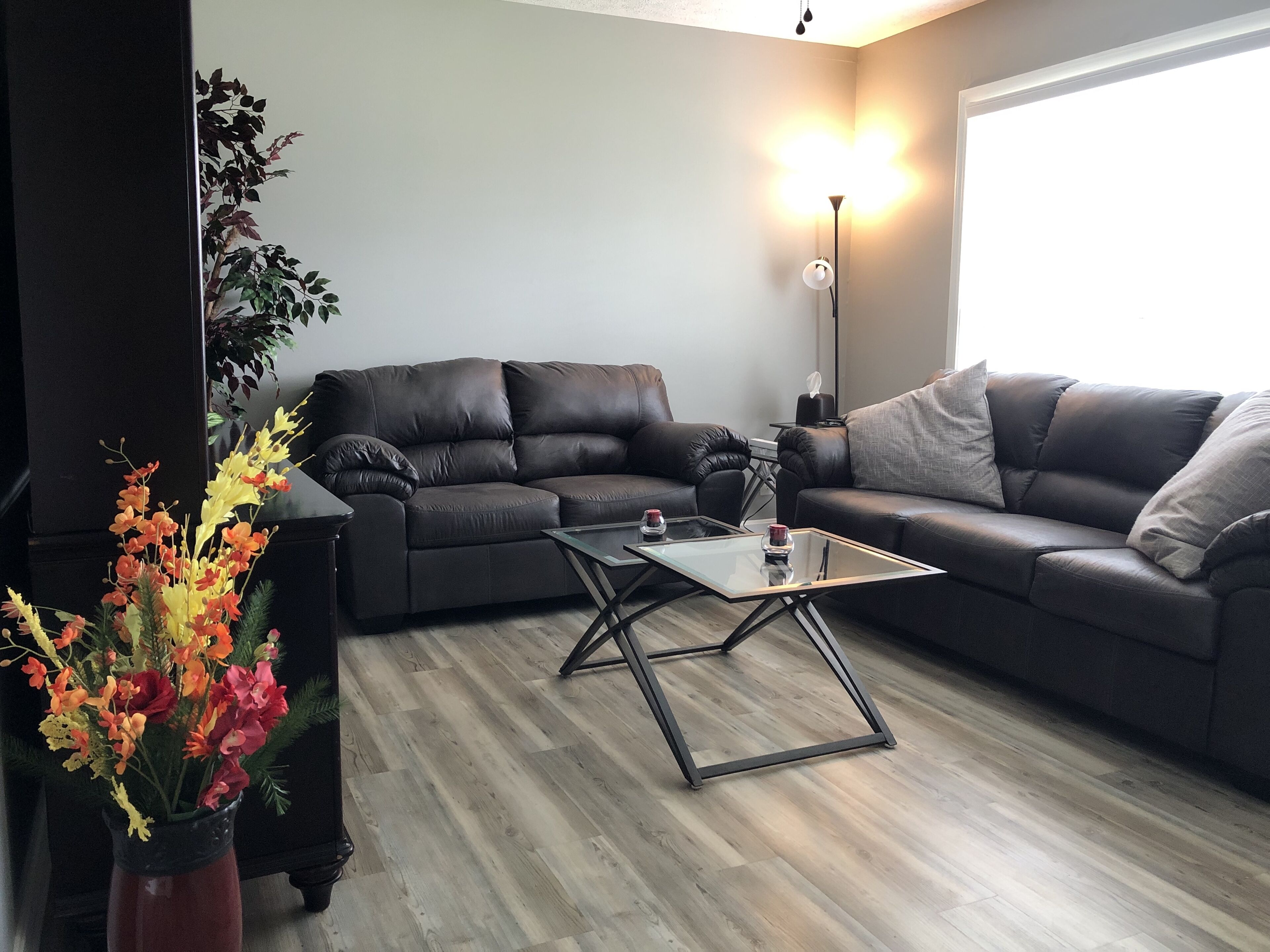 THE BOURBON BARREL - Close to Louisville, E-town, and Glendale!