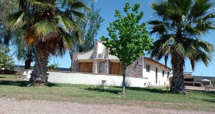 Chateau Escondido - ¡Casa rural de viñedos con capacidad para 10 personas!