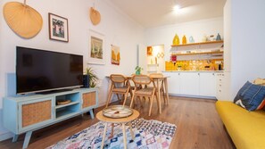 TV - Campinho 1T - Stylish 1BR by LovelyStay (Porto)