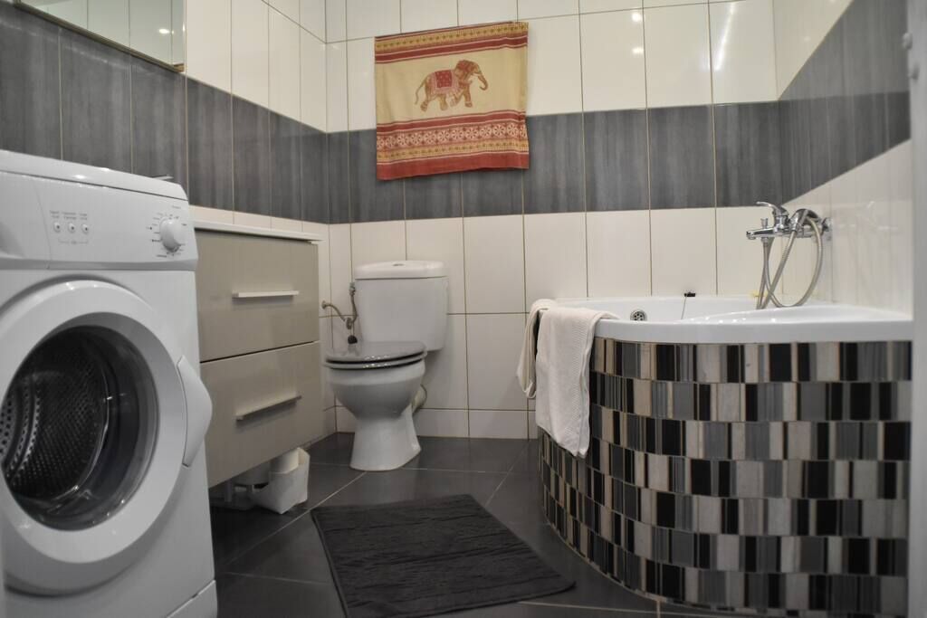 Badekar, hårtørrer, håndklæder, Sæbe