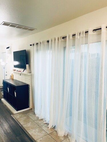 2 bd hidden gem+private backyard