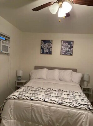 2 bedrooms, iron/ironing board, WiFi, bed sheets