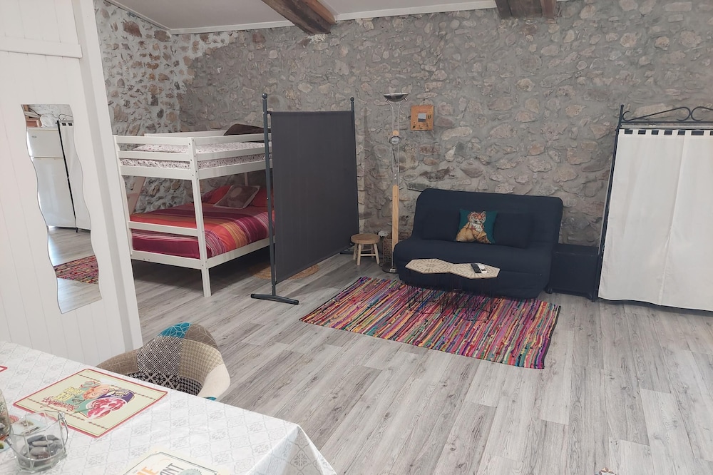 Les Maisons de Gaïa: Old renovated barn