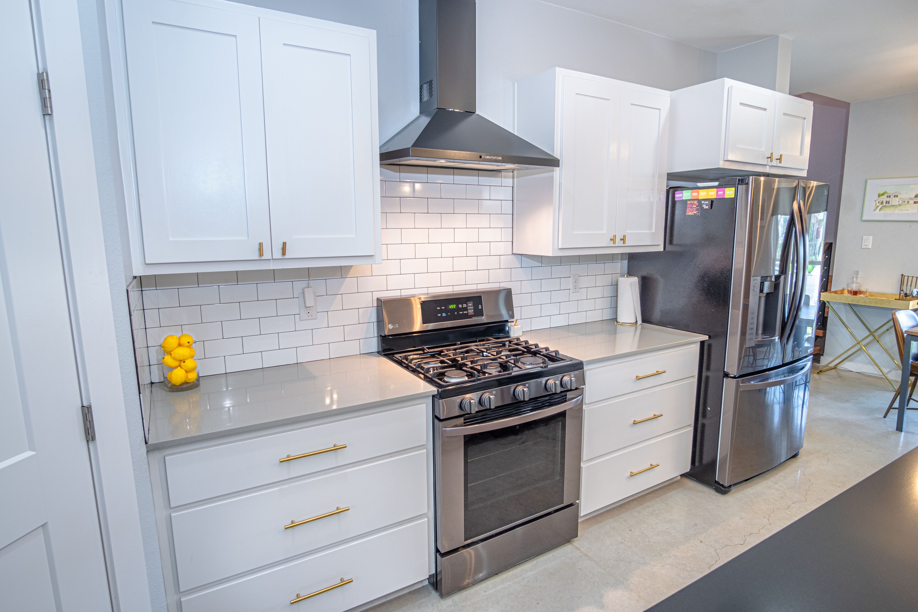 Modern Farmhouse- Downtown- Pool- Sleeps 12