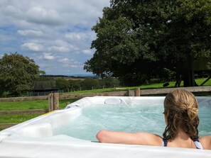 Tina de hidromasaje al aire libre