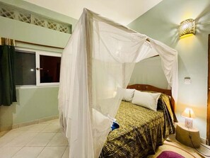 1 chambre, fer et planche à repasser, Wi-Fi gratuit, draps fournis