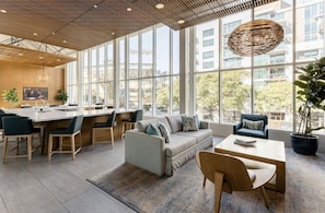 Smart TV, fireplace - Fully furnished high-rise with the most breathtaking views of San Diego & Petco (San Diego)