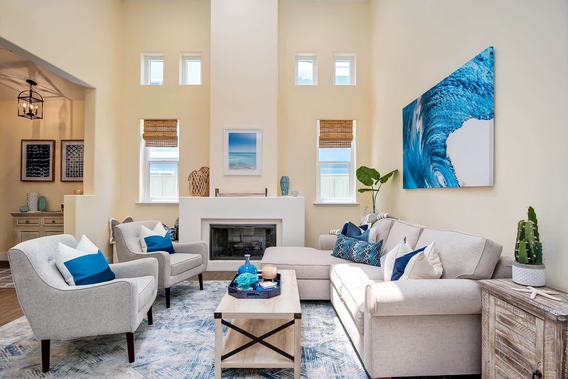 Upscale Beach Cottage, a Block to the Beach, Sauna