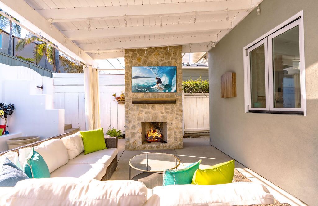 Upscale Beach Cottage, a Block to the Beach!