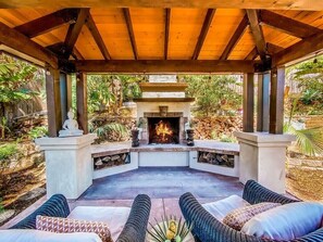 Terrace/patio - Resort Style Yard, Heated Pool & Spa (Encinitas)