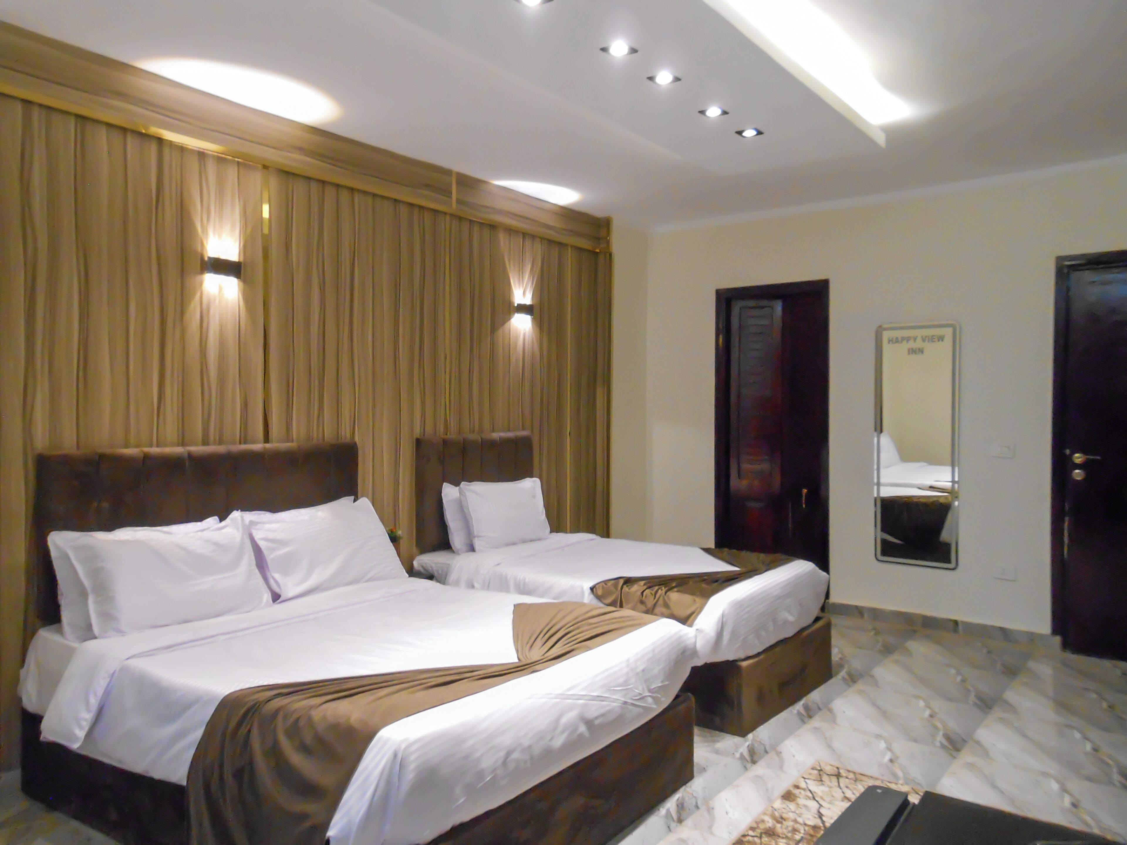 Deluxe Triple Room, Mountain View | Egyptian cotton sheets, premium bedding, down comforters