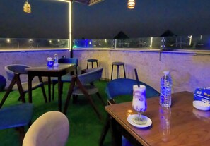 Front of property - evening/night - Happy View INN (Giza)