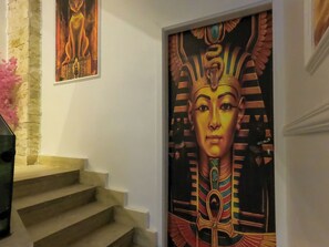 Interior detail - Happy View INN (Giza)